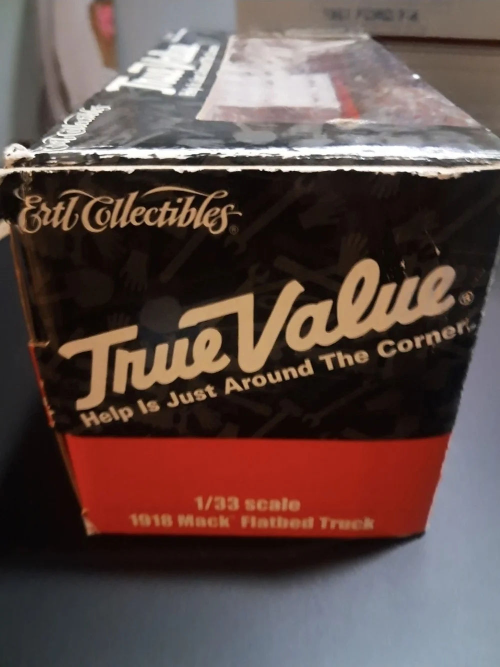 Ertl True Value 1918 Mack Flatbed Truck 1:33 Diecast Red White Adult Collectible